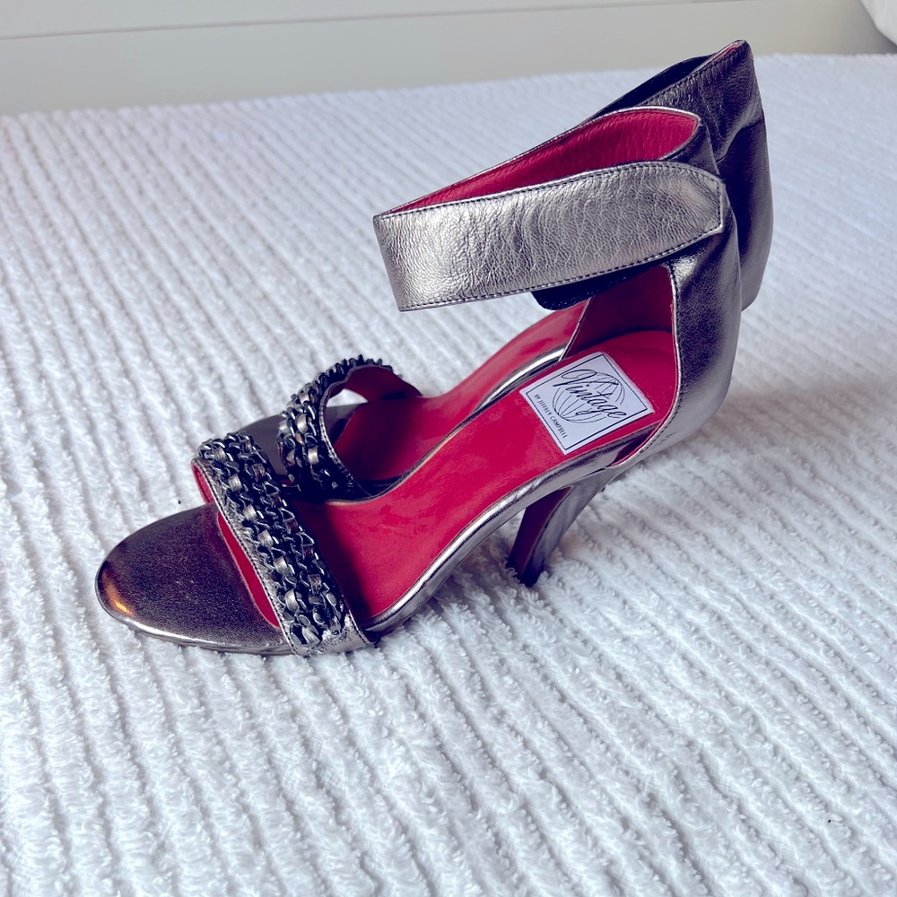 Vintage by Jeffrey Campbell gunmetal silver heels with ankle strap…for safety 😁